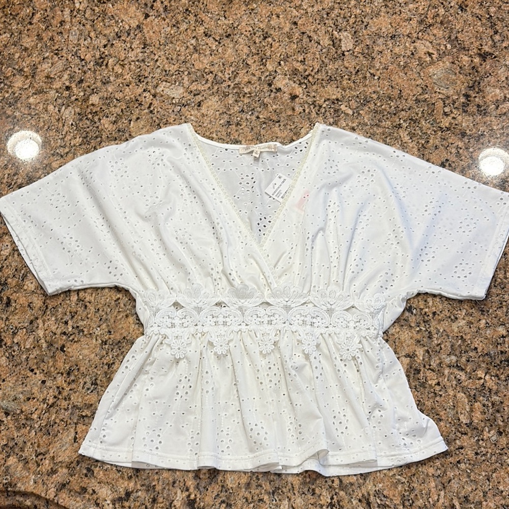 NWT See The Shades White Lace Short Sleeve Top - Size Large
